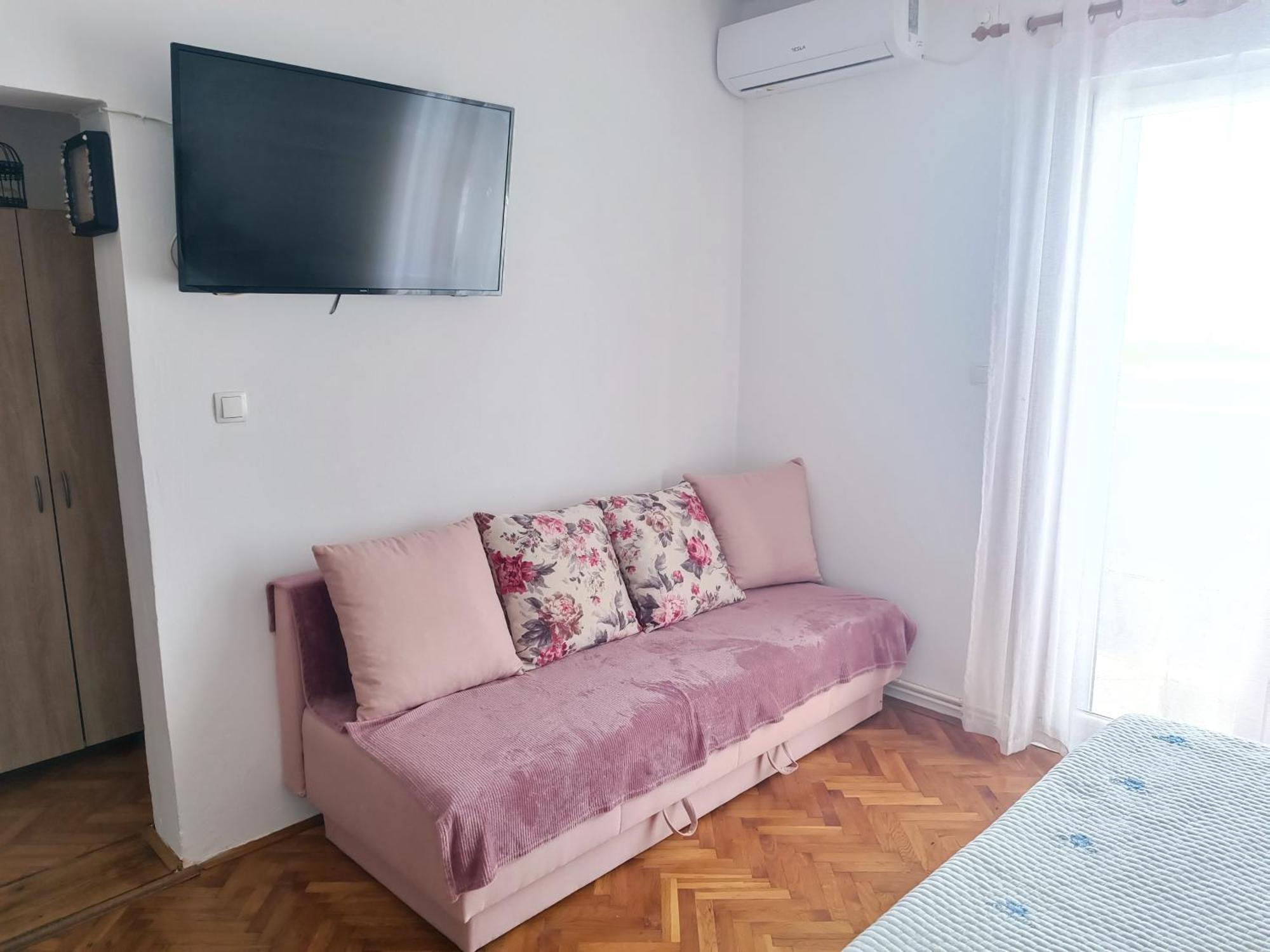 Studio Apartman Antonia 利缇纳 外观 照片
